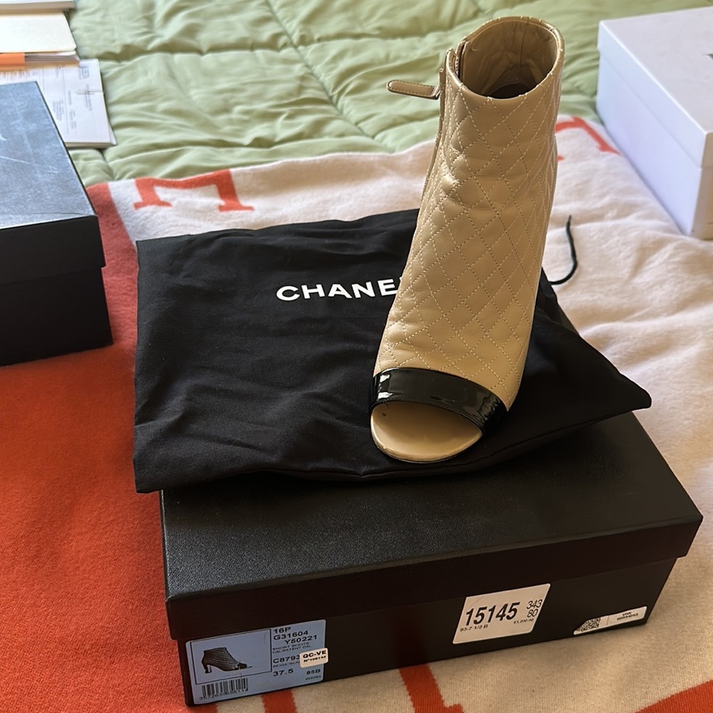 Size 37.5 with Original Box and dust bags - Picture 3 of 4